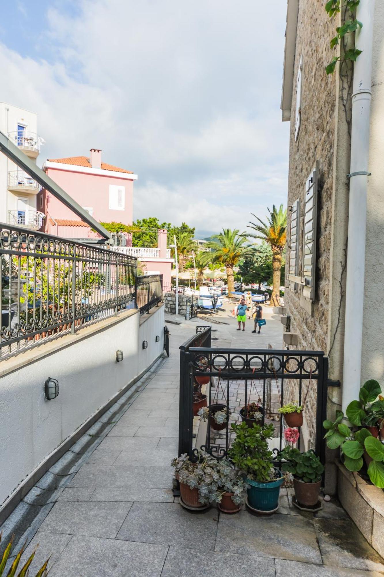 Apartments Franicevic Petrovac Exterior foto
