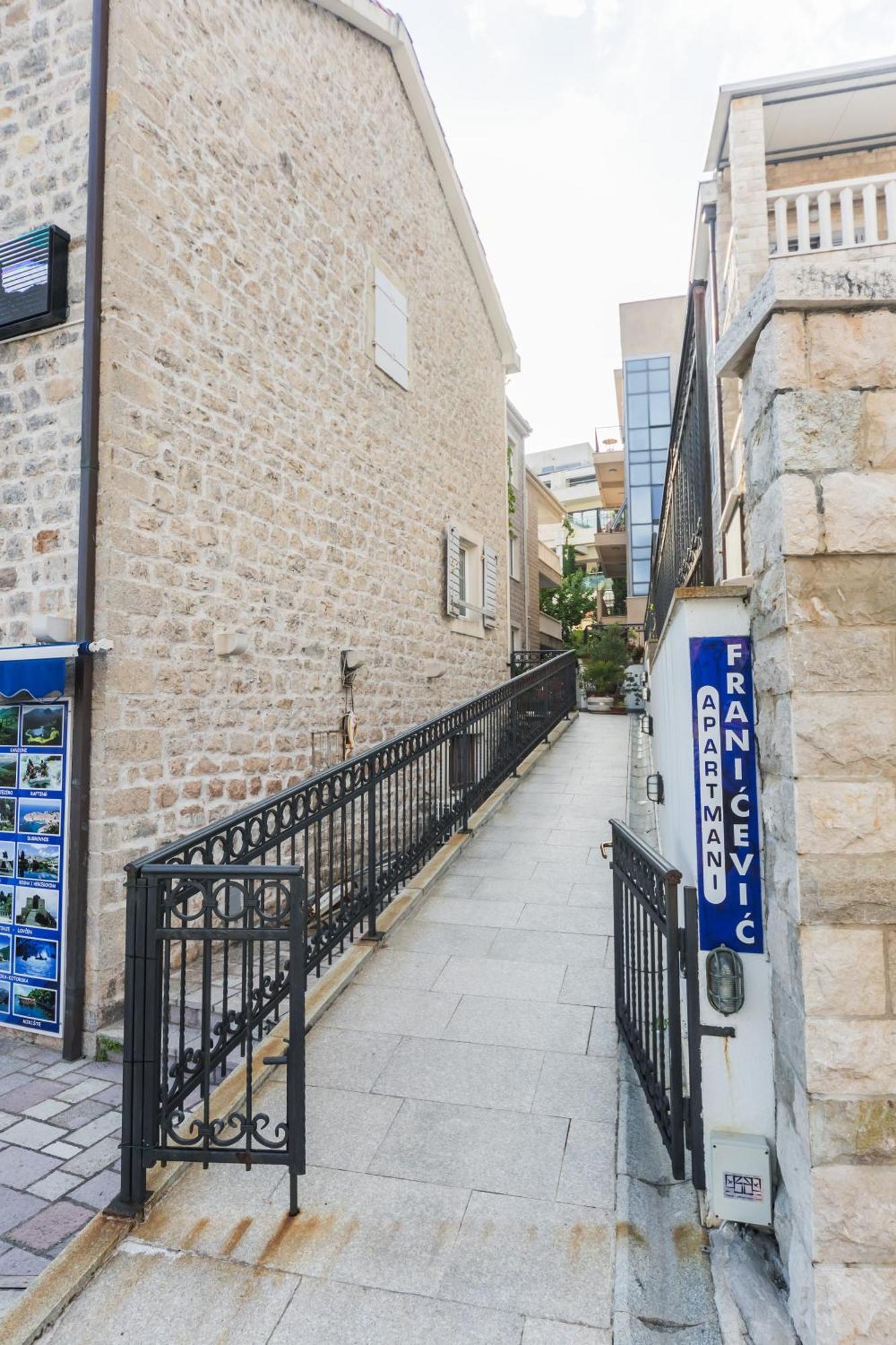 Apartments Franicevic Petrovac Exterior foto