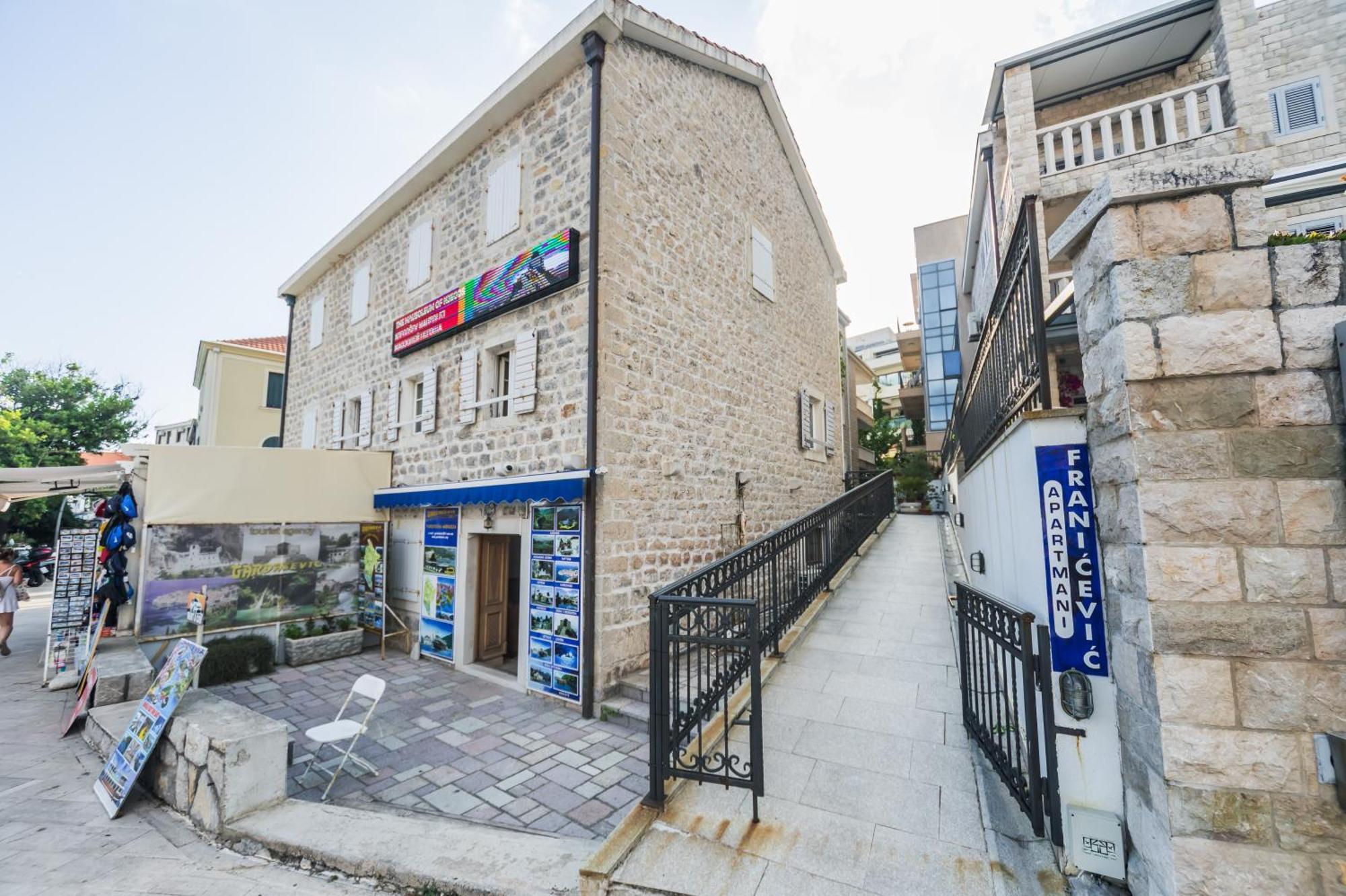 Apartments Franicevic Petrovac Exterior foto