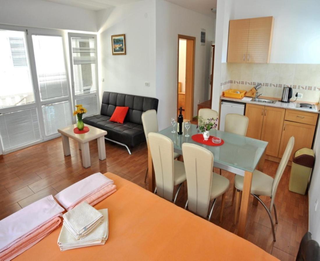 Apartments Franicevic Petrovac Habitación foto